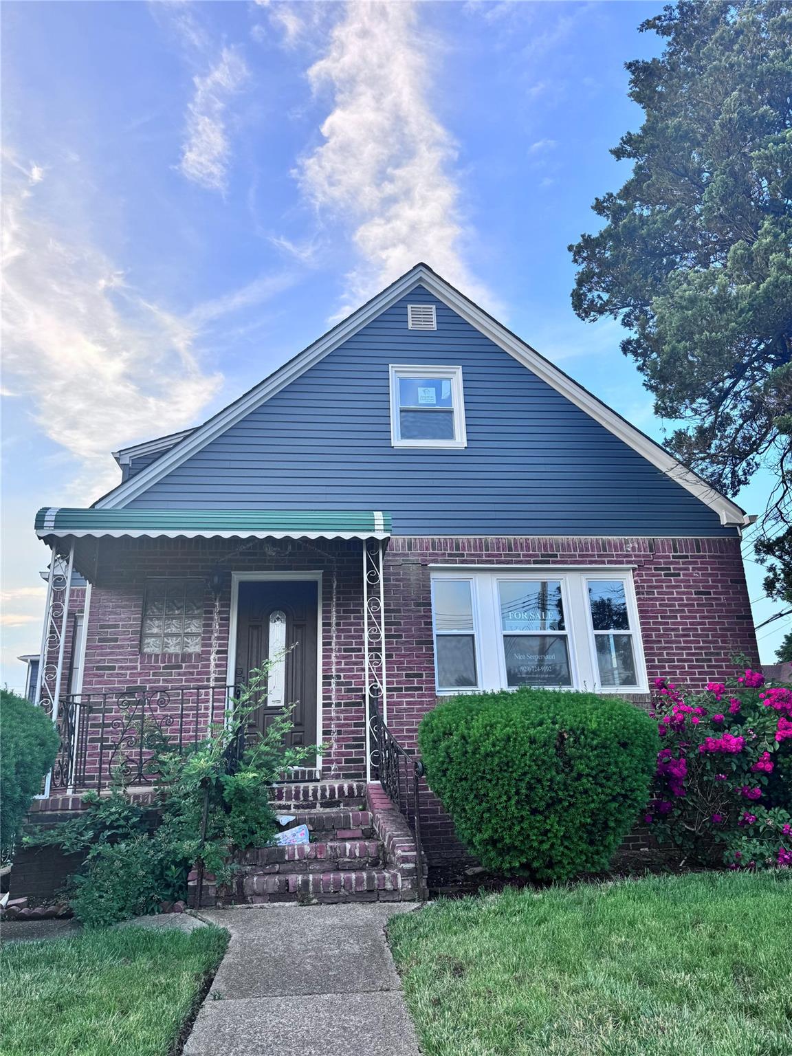 118th Avenue, Cambria Heights, Queens, NY - 4 Bedrooms  
2 Bathrooms - 