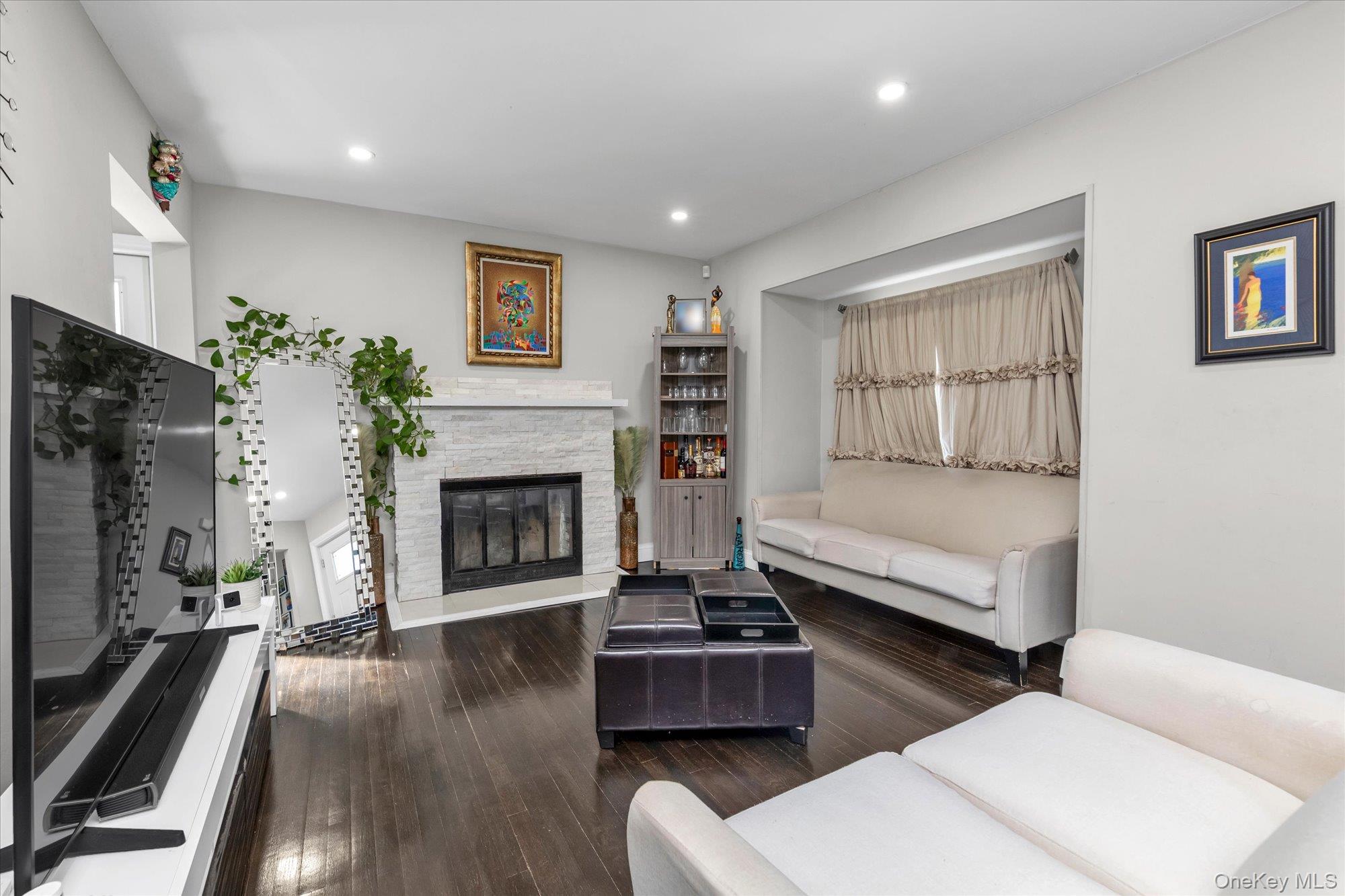 4 Lido Parkway