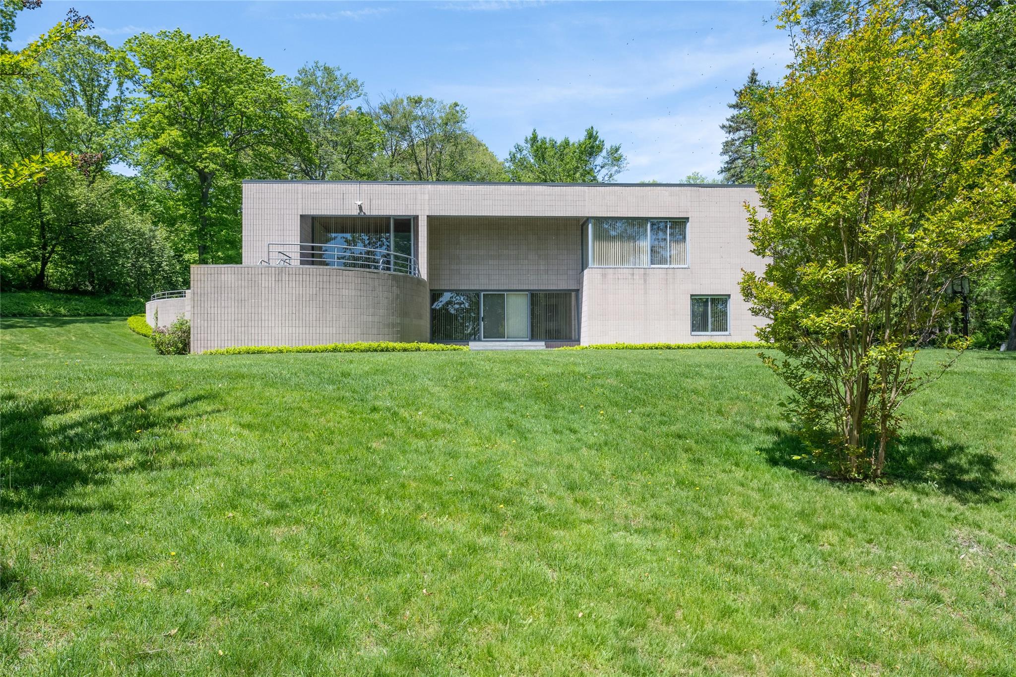 3 Paddock Court, Old Westbury, New York image 24