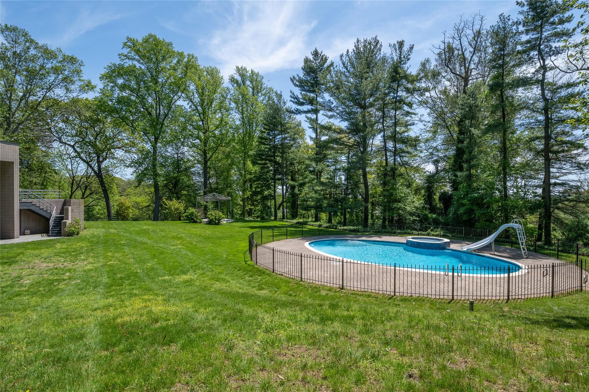 3 Paddock Court, Old Westbury, New York image 26
