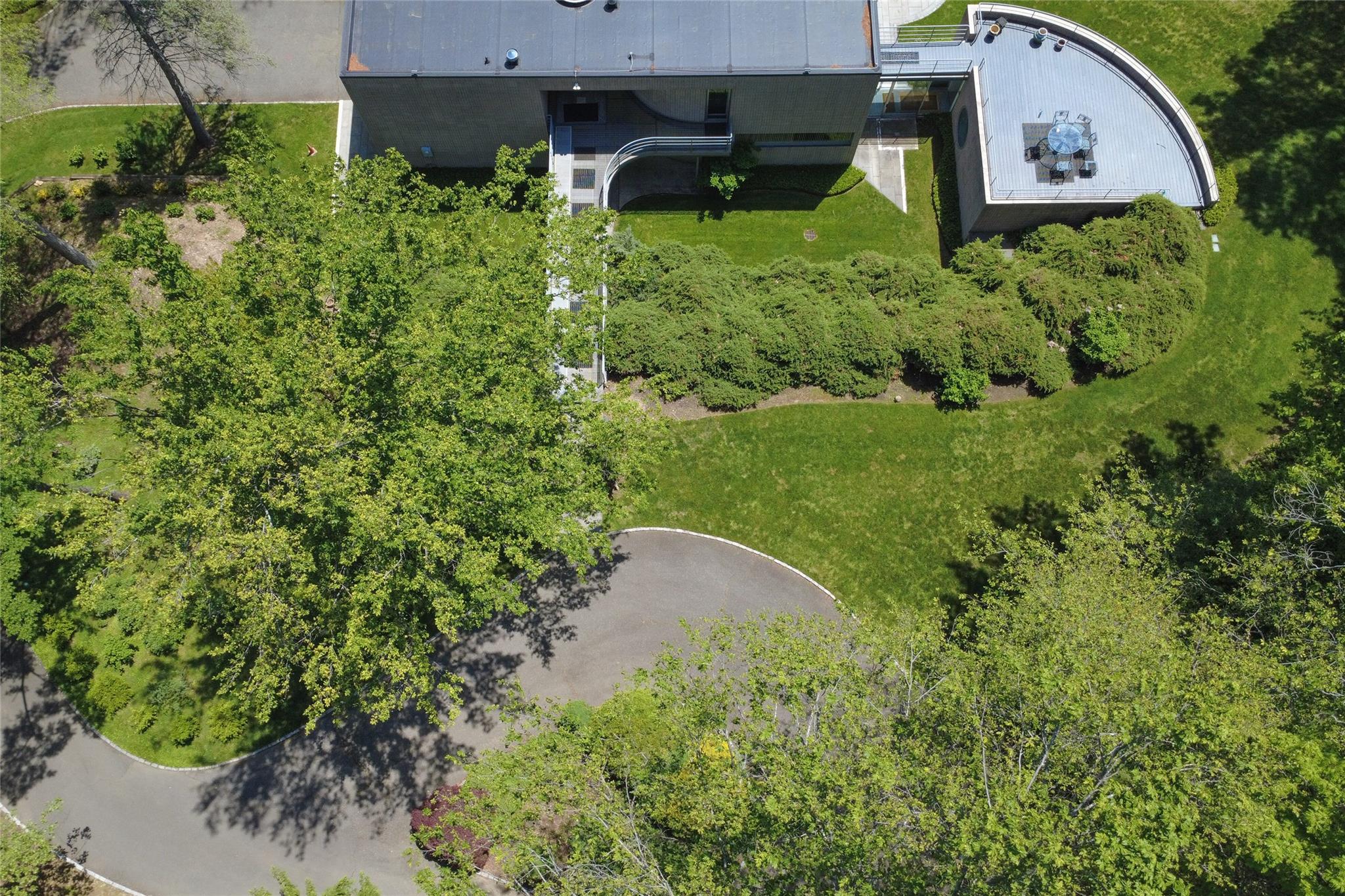 3 Paddock Court, Old Westbury, New York image 33