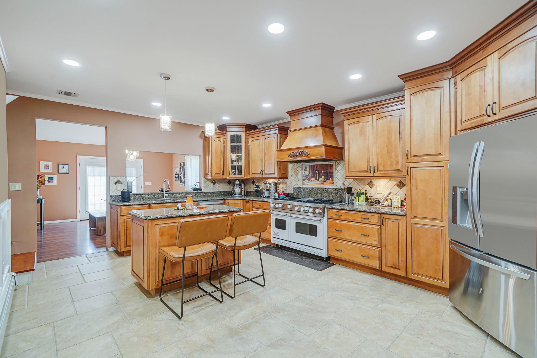 120 Orienta Avenue, Lake Grove, New York image 5