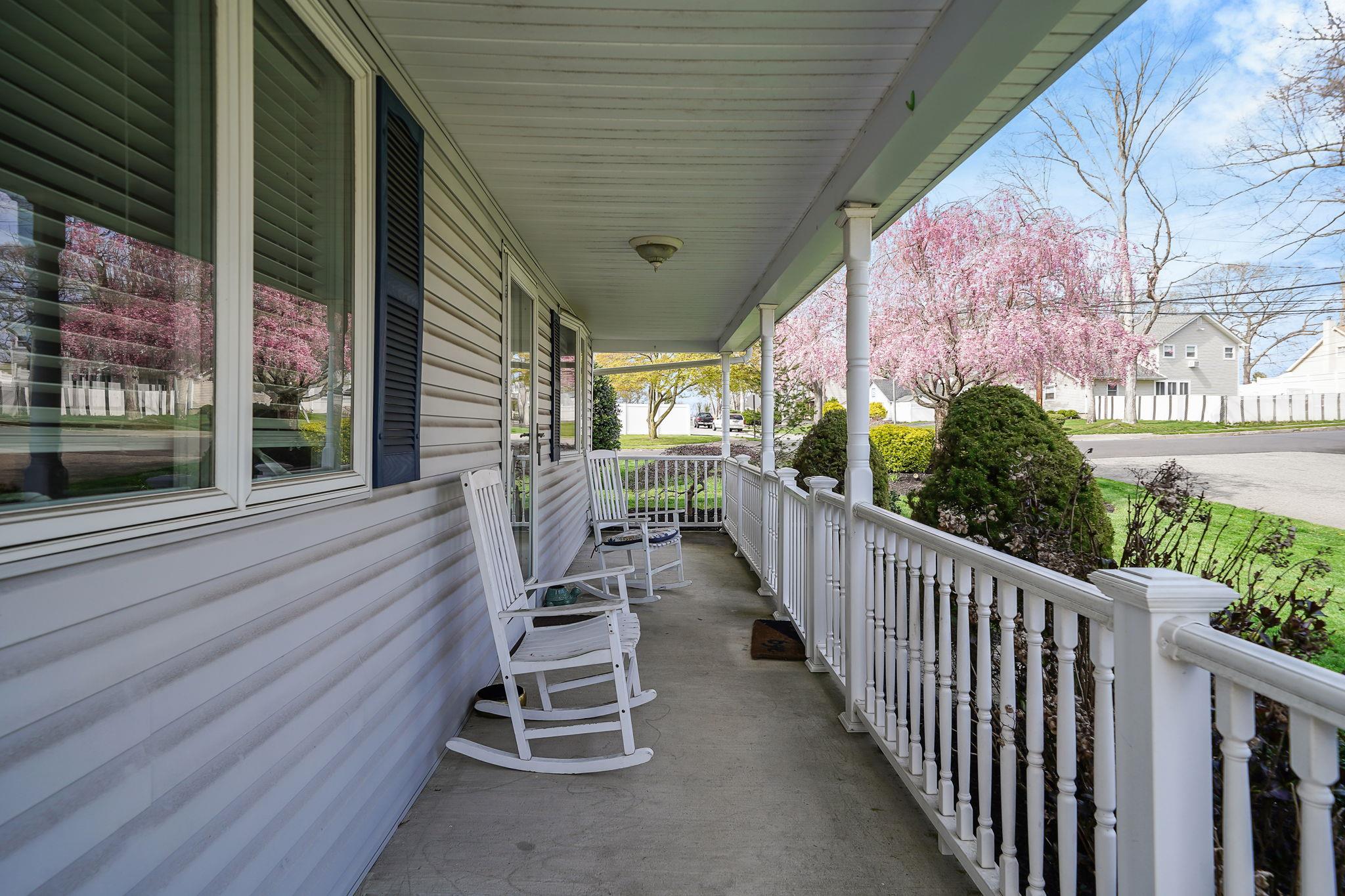 120 Orienta Avenue, Lake Grove, New York image 4