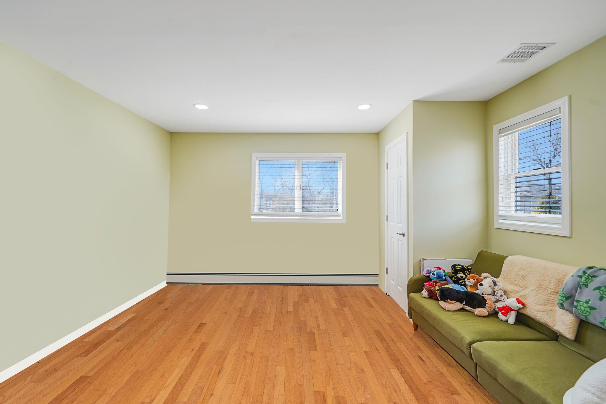 120 Orienta Avenue, Lake Grove, New York image 24