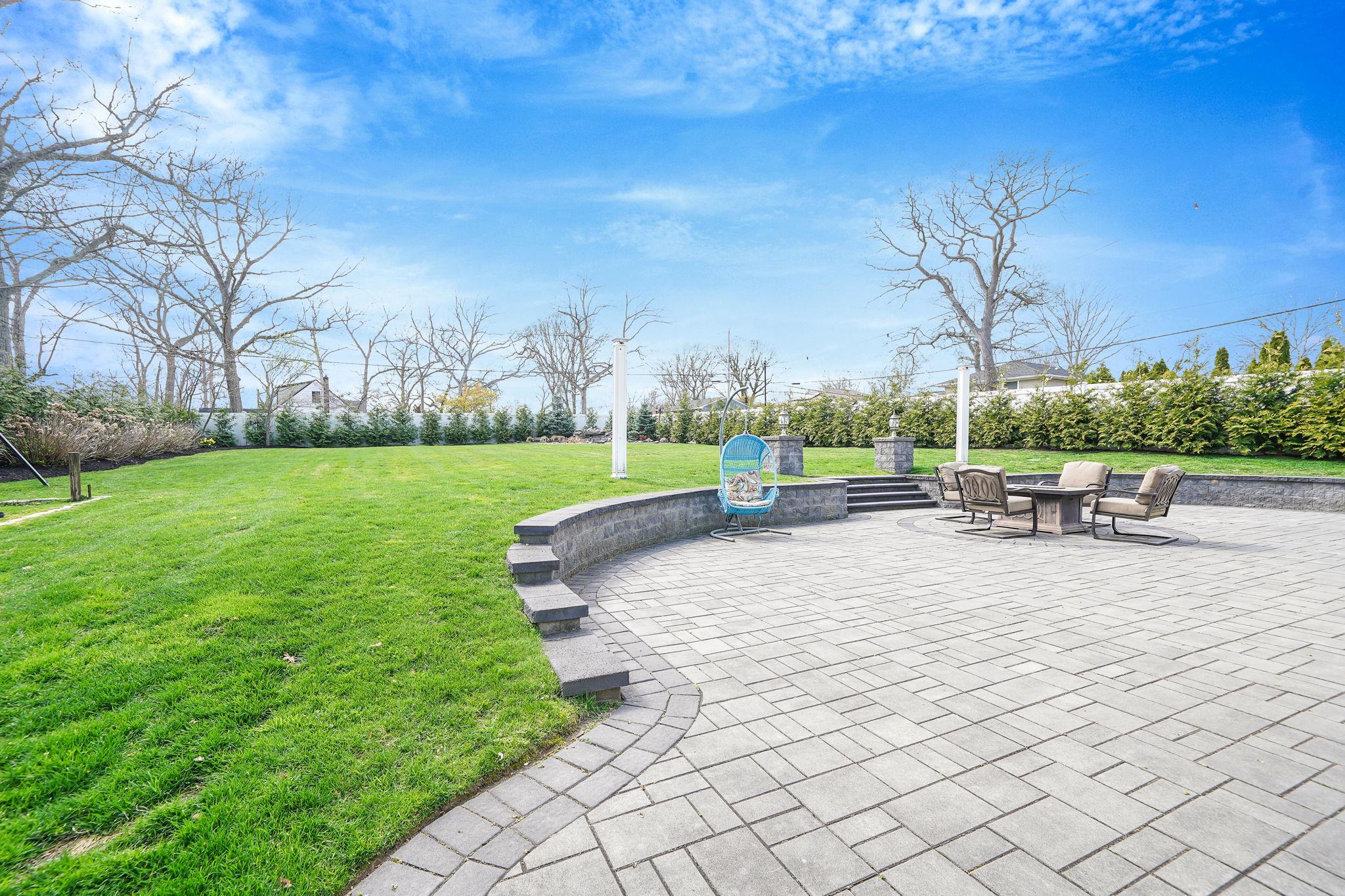 120 Orienta Avenue, Lake Grove, New York image 31
