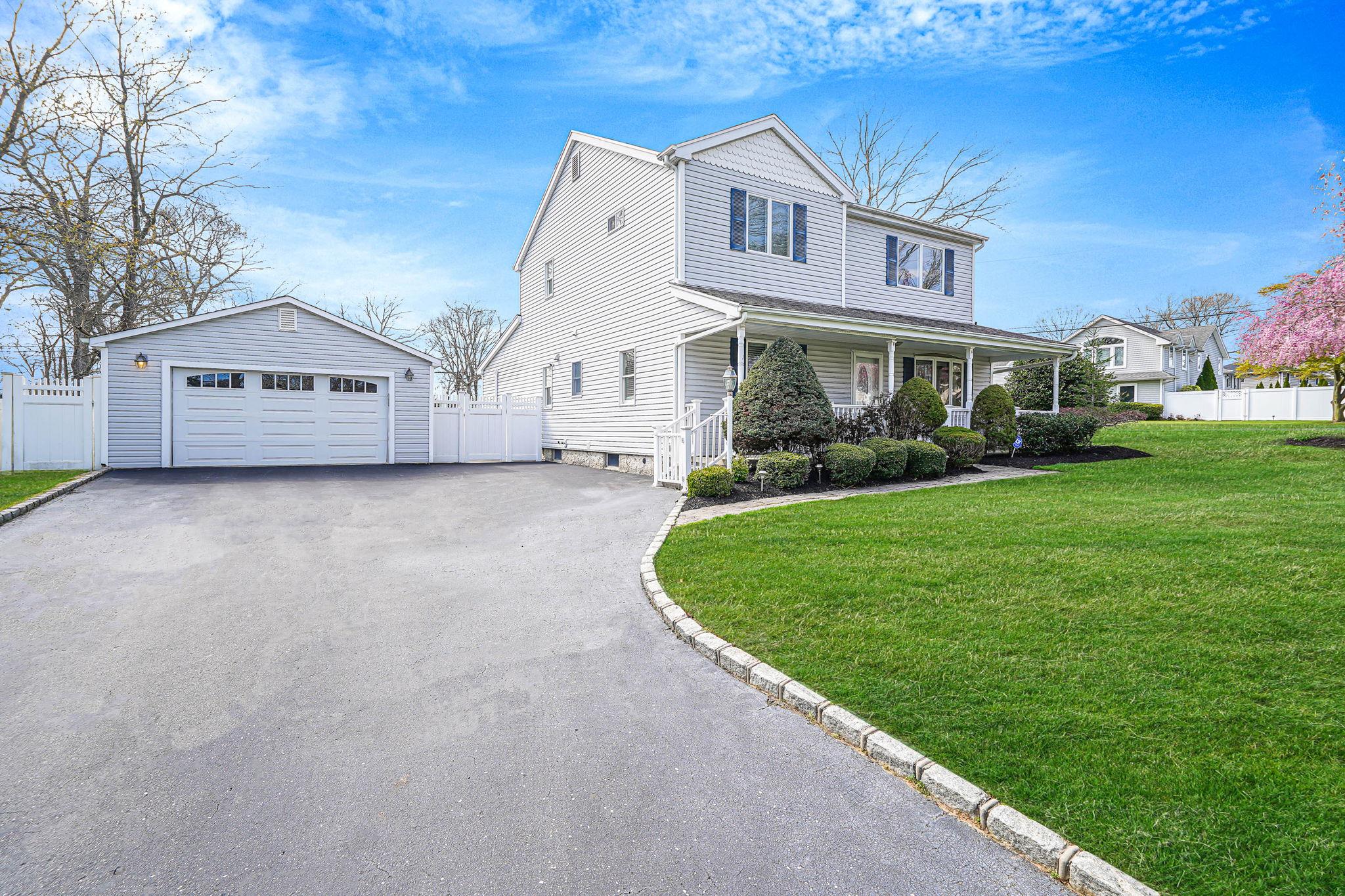 120 Orienta Avenue, Lake Grove, New York image 2
