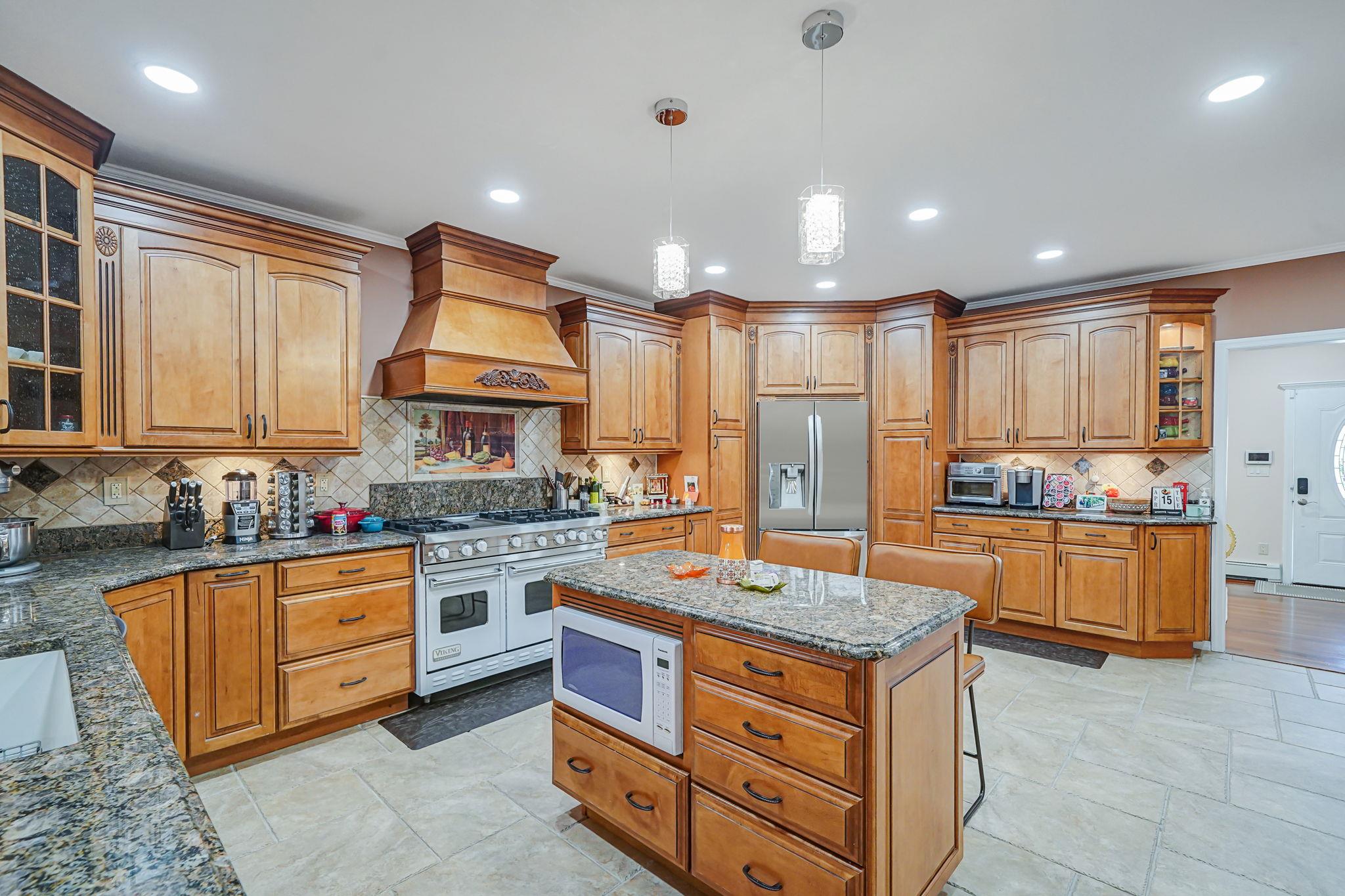 120 Orienta Avenue, Lake Grove, New York image 6