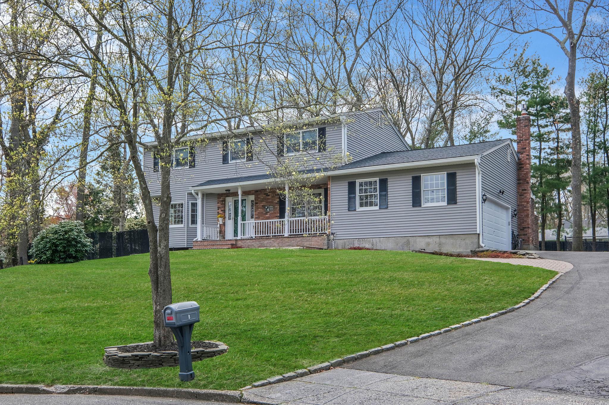 8 Judith Court, Rocky Point, New York image 2