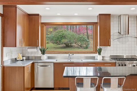 Tiny photo for 14 Valley Lane, Chappaqua, NY 10514 (MLS # 930895)