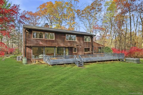 Tiny photo for 14 Valley Lane, Chappaqua, NY 10514 (MLS # 930895)