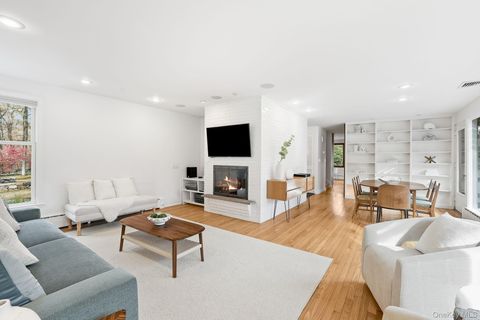 Tiny photo for 14 Valley Lane, Chappaqua, NY 10514 (MLS # 930895)