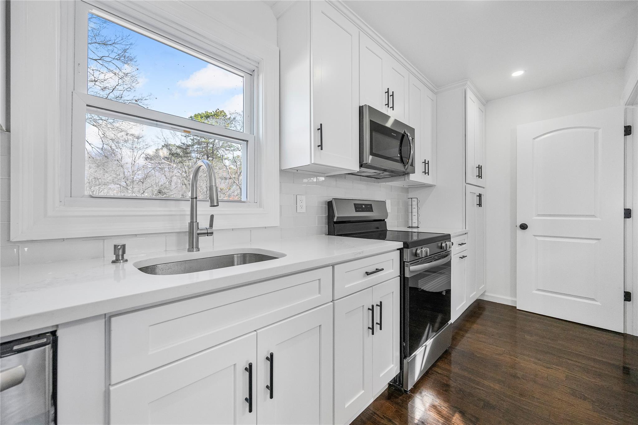 49 Hemlock Street, Selden, New York image 11