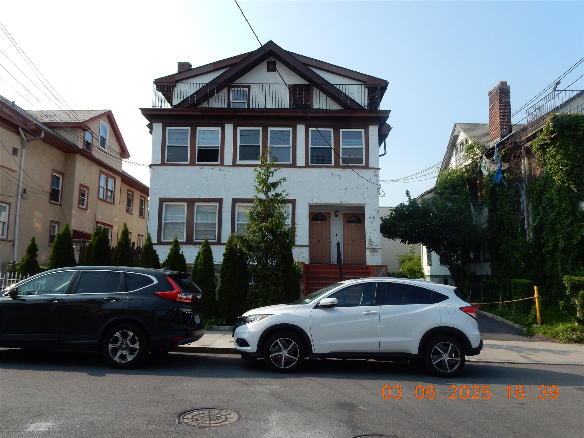 Rental Property at Beekman Avenue, Mount Vernon, New York - Bedrooms: 3 
Bathrooms: 1 
Rooms: 6  - $3,200 MO.