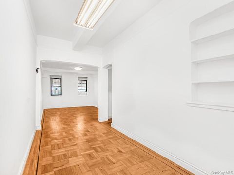Photo of 860 Grand Concourse #1i, Bronx, NY 10451 (MLS # 967230)