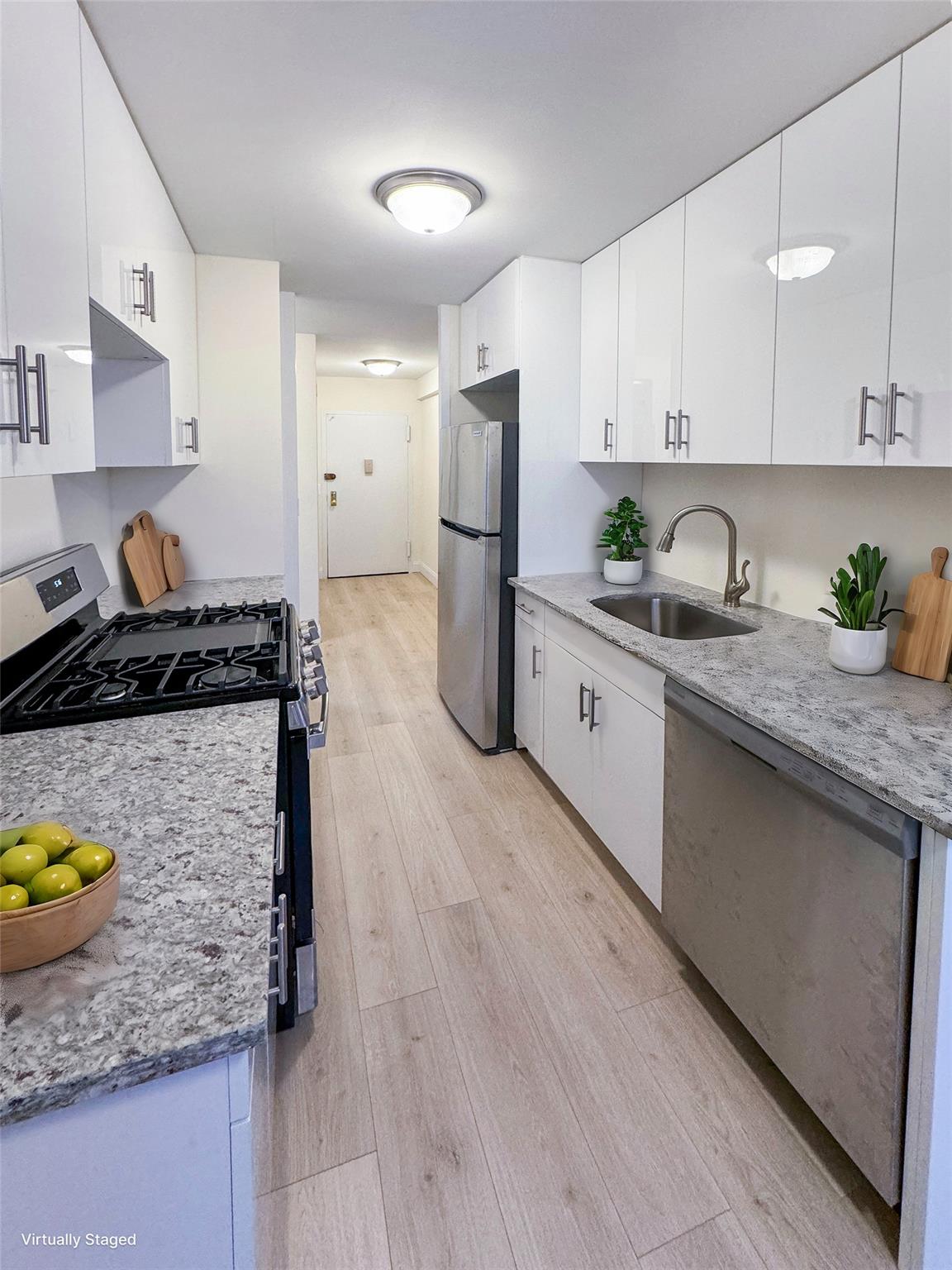 Property for Sale at Boynton Avenue 7A, Bronx, New York - Bedrooms: 1 
Bathrooms: 1 
Rooms: 3  - $275,000