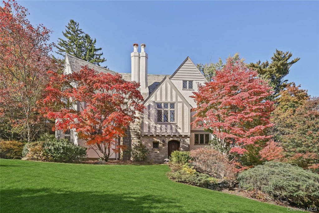 Photo of 15 Carstensen Road, Scarsdale, NY 10583 (MLS # 964196)