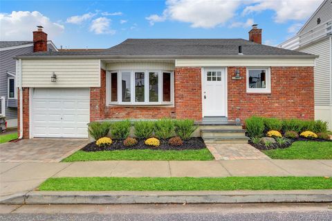 Photo of 63 Kirkwood Street, Long Beach, NY 11561 (MLS # 911687)