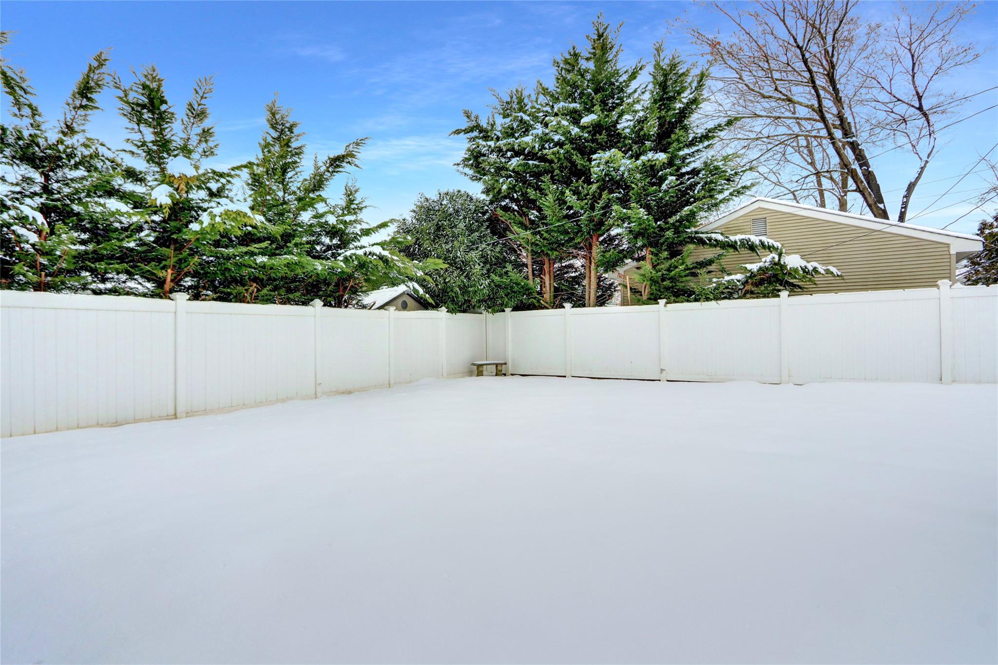 24 Rellim Drive Dr, Glen Cove, New York image 25