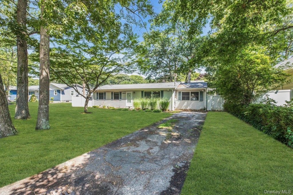 Photo of 11 Wood Avenue, Shirley, NY 11967 (MLS # 1020517)