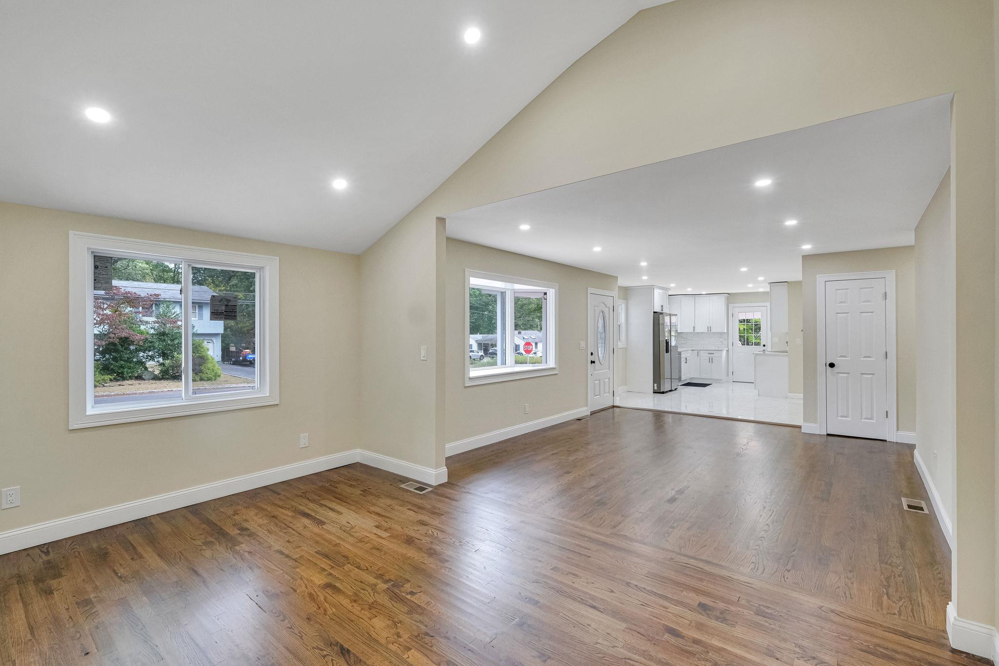 36 Ozark Street, Ronkonkoma, New York image 8