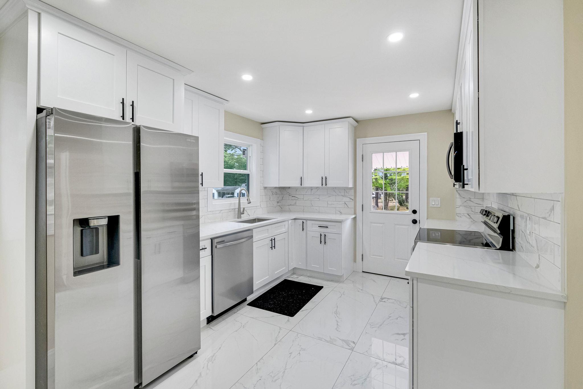 36 Ozark Street, Ronkonkoma, New York image 2