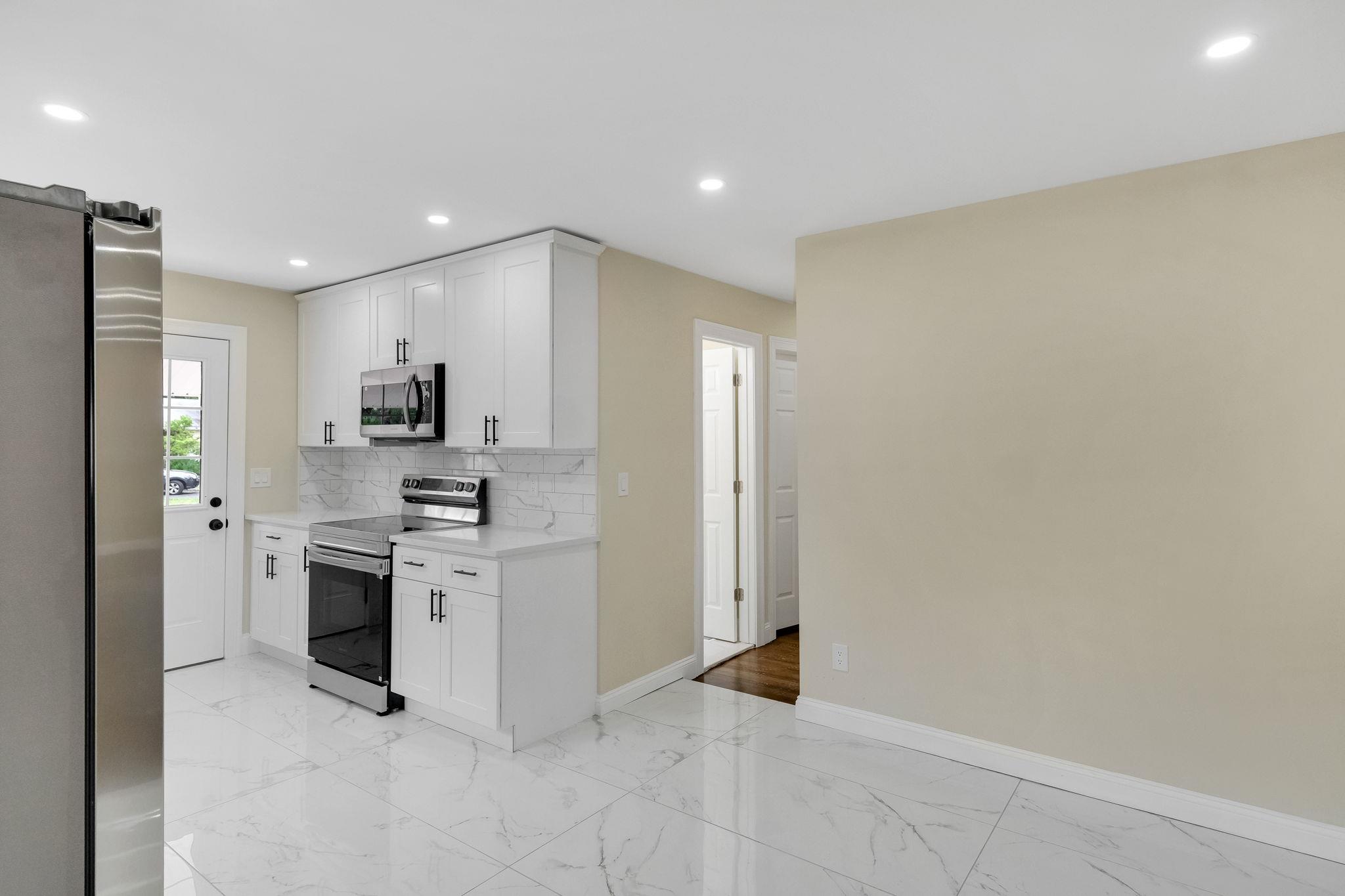36 Ozark Street, Ronkonkoma, New York image 5