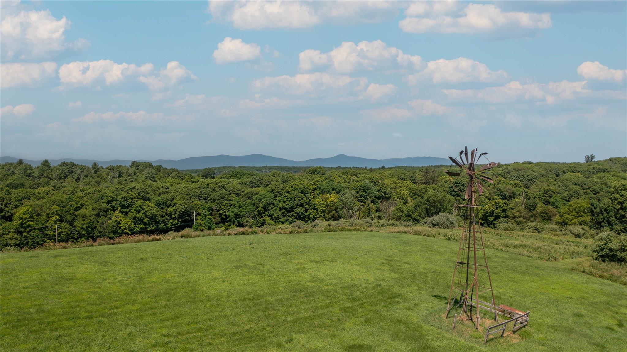 Red Hook, New York 12571, United States, 3 Bedrooms Bedrooms, ,5 BathroomsBathrooms,Residential,Active,170245