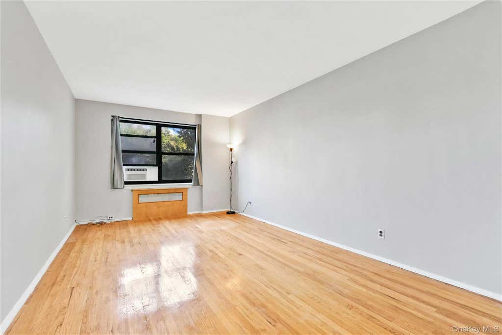 Photo of 138-18 28th Road #2F, Flushing, NY 11354 (MLS # 1035039)