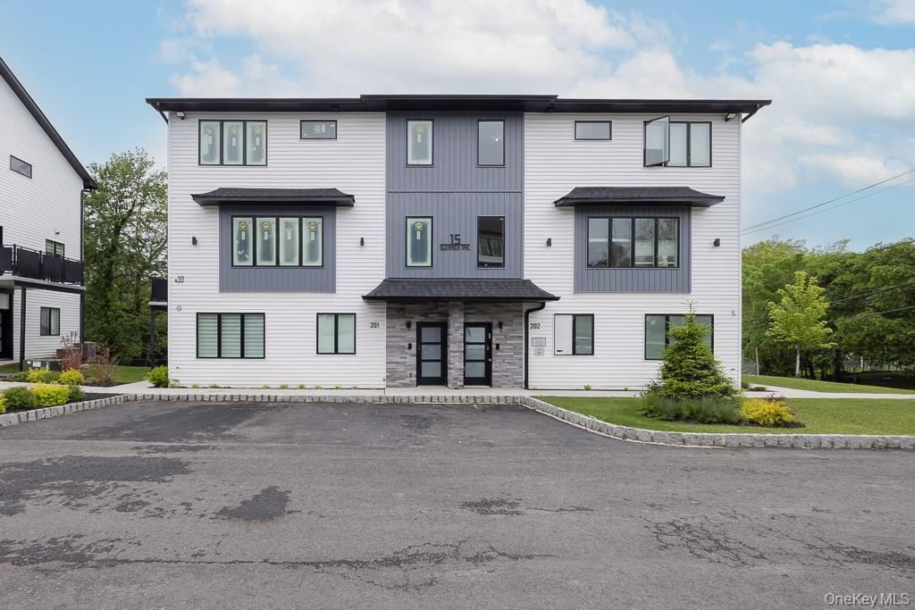 15 Old Nyack Turnpike 201