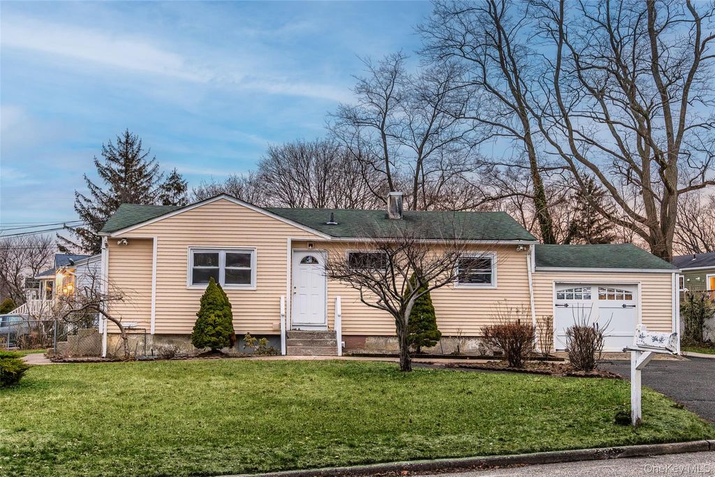 Photo of 2502 Race Avenue, Medford, NY 11763 (MLS # 987712)
