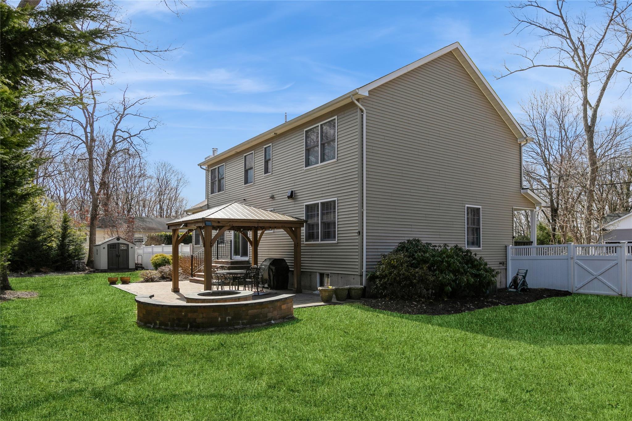 109 Parkside Avenue, Miller Place, New York image 30