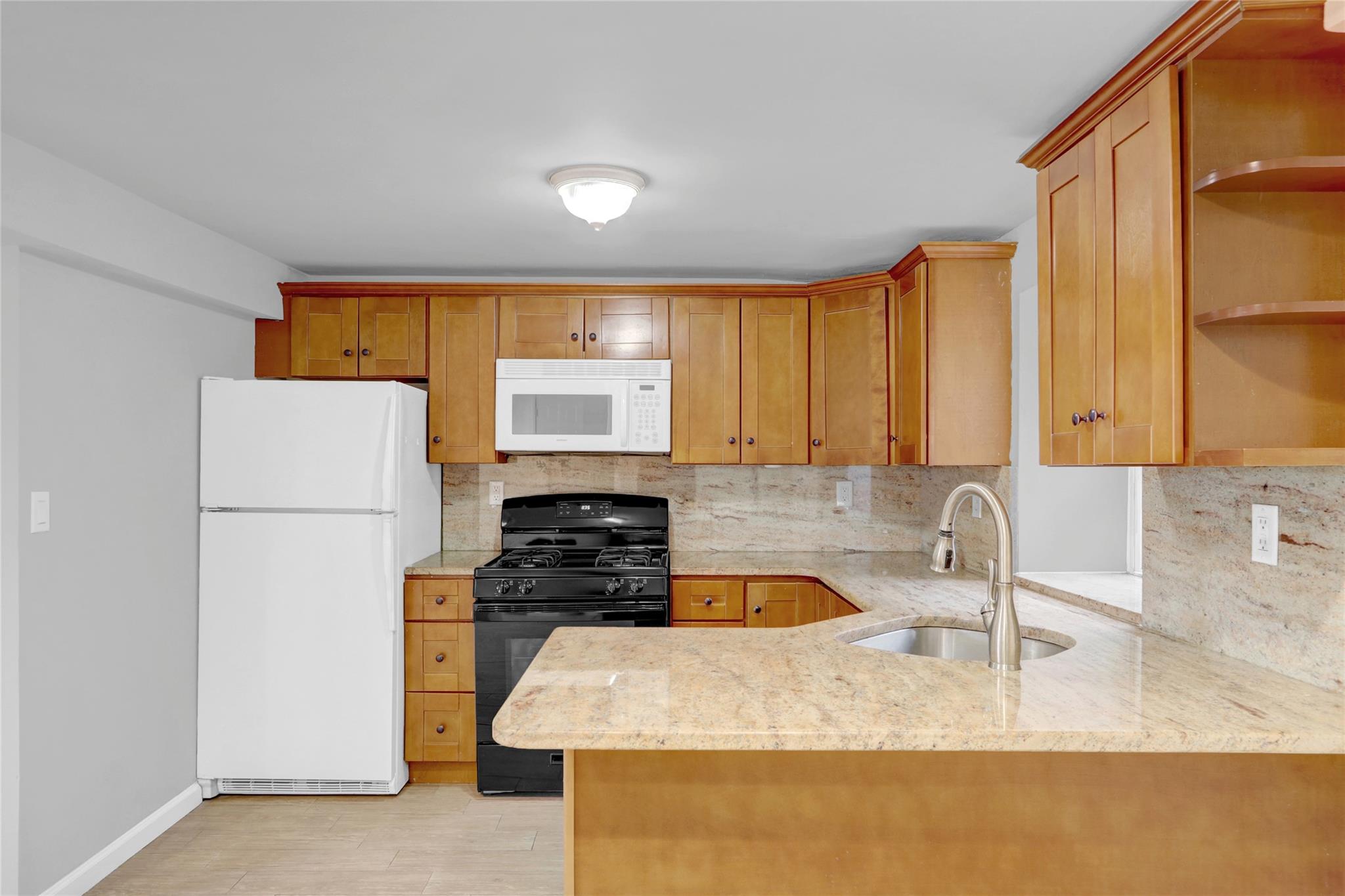 981 Oceanfront, Long Beach, New York image 31