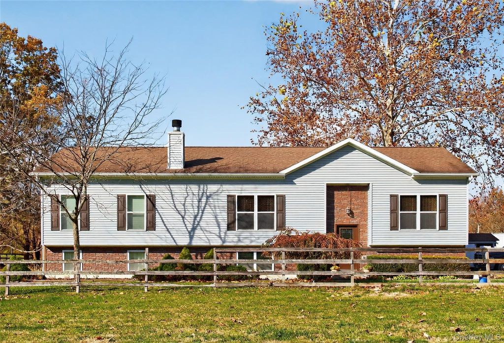 Photo of 99 Dusinberre Road, Gardiner, NY 12525 (MLS # 900757)