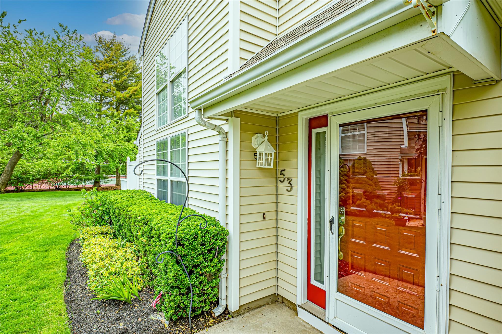53 Mystic Circle, Bay Shore, New York image 4