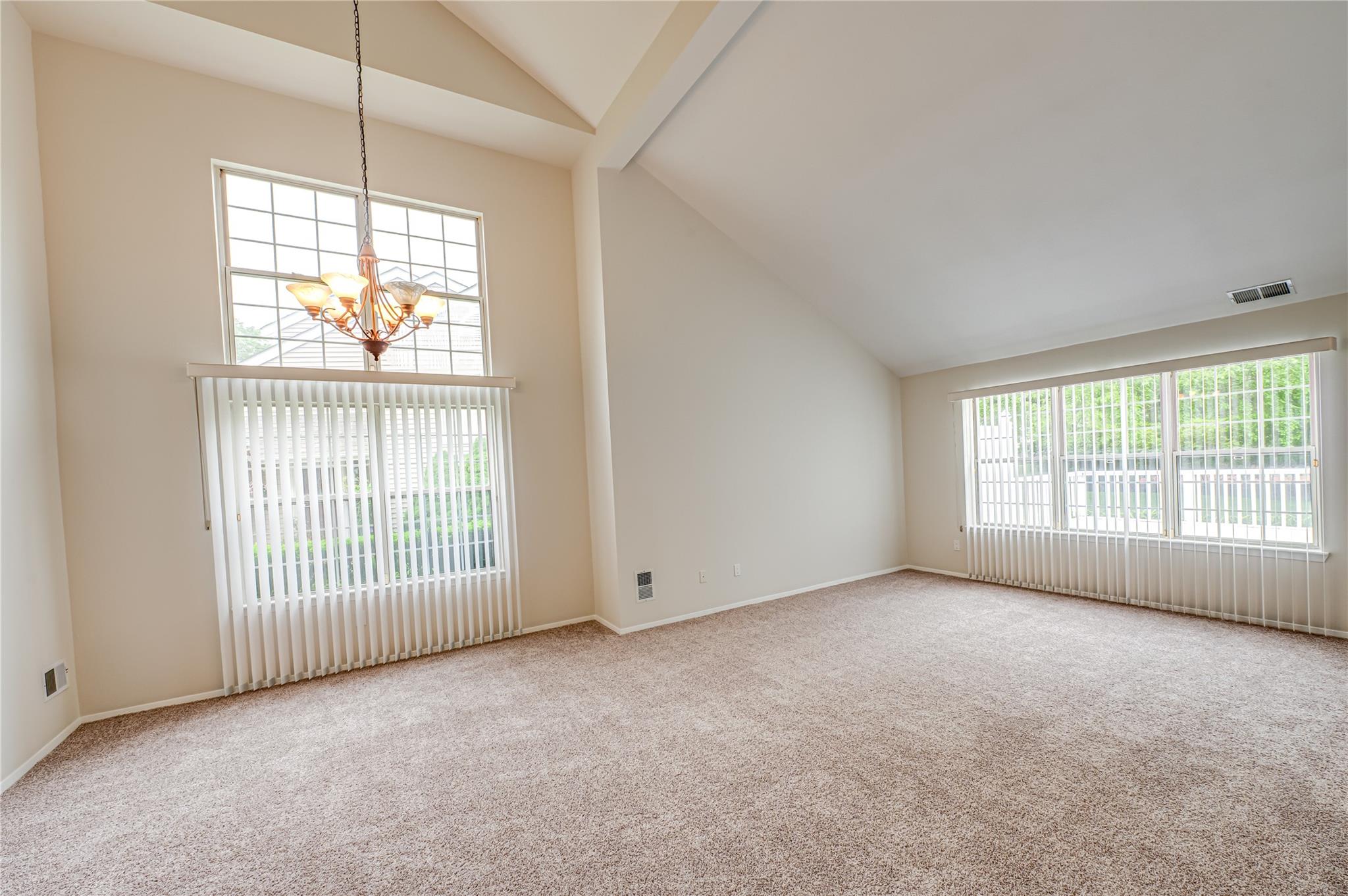 53 Mystic Circle, Bay Shore, New York image 7