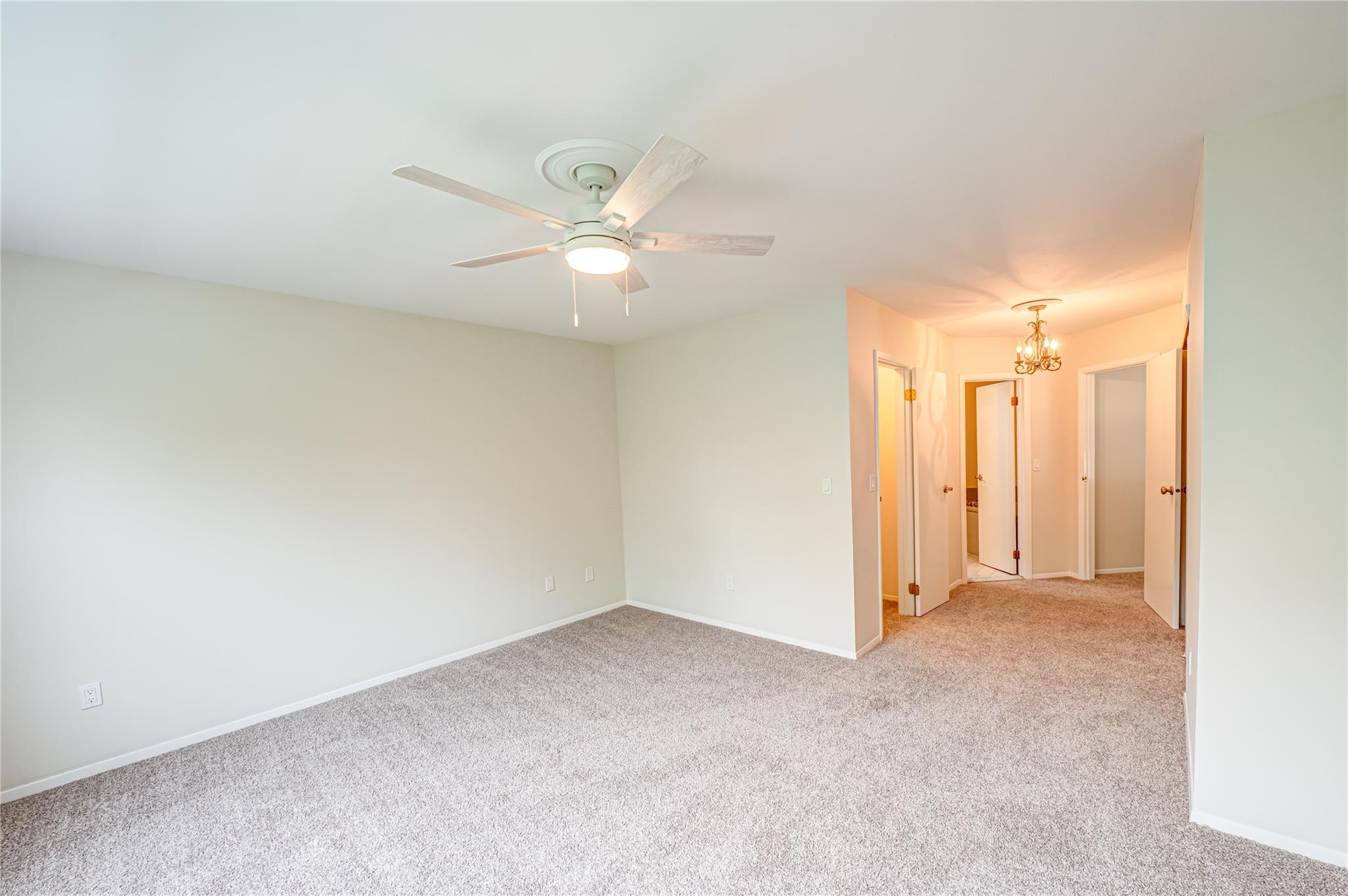 53 Mystic Circle, Bay Shore, New York image 13