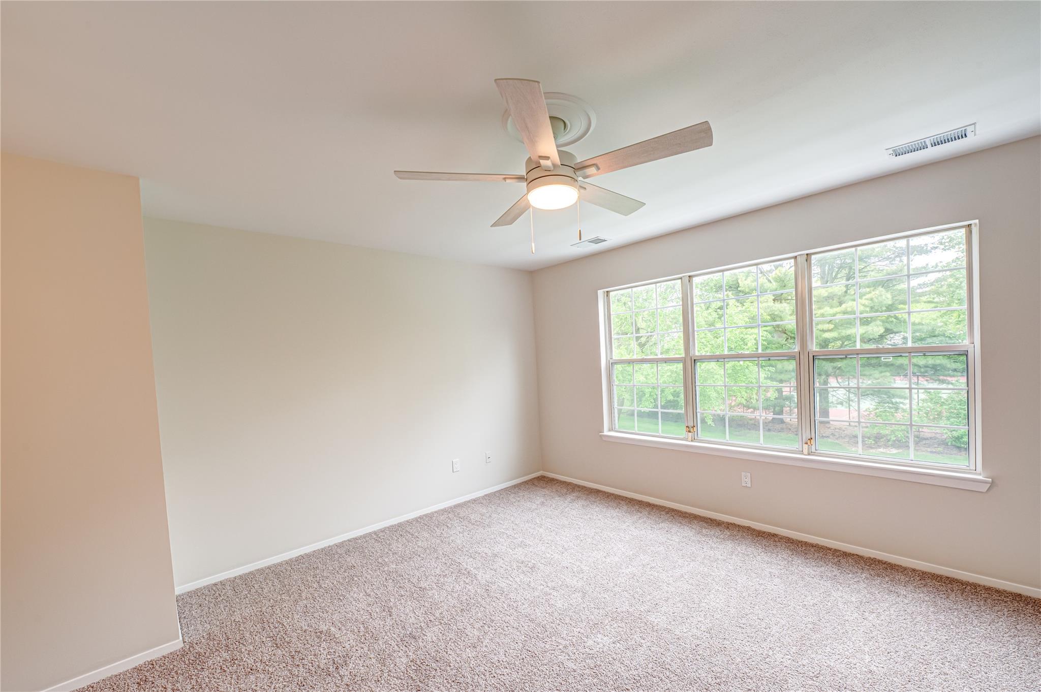 53 Mystic Circle, Bay Shore, New York image 18