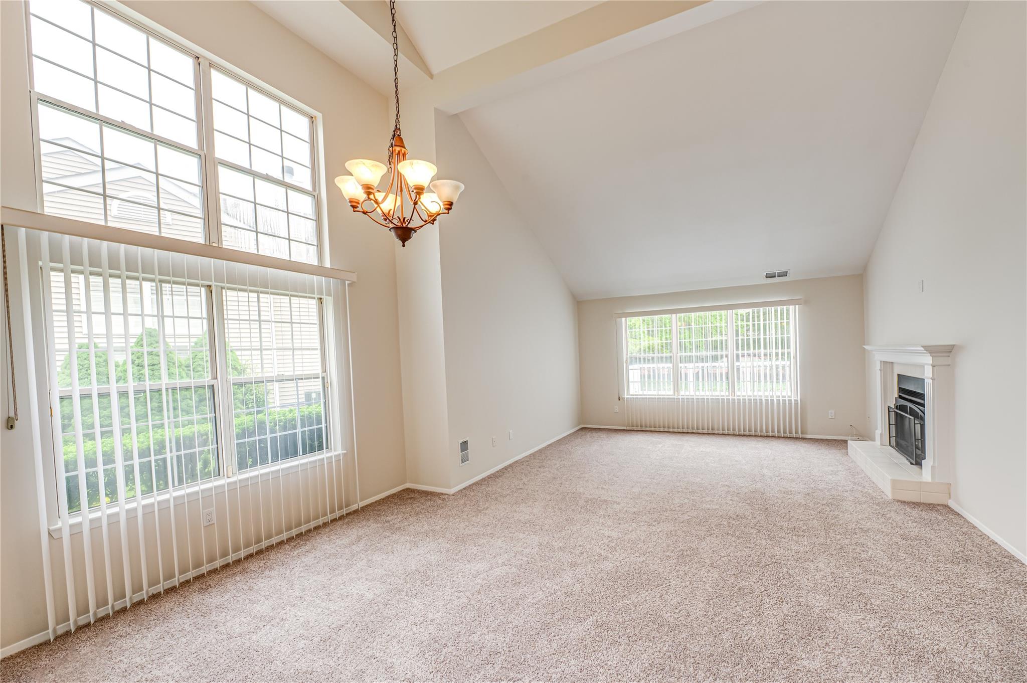 53 Mystic Circle, Bay Shore, New York image 6