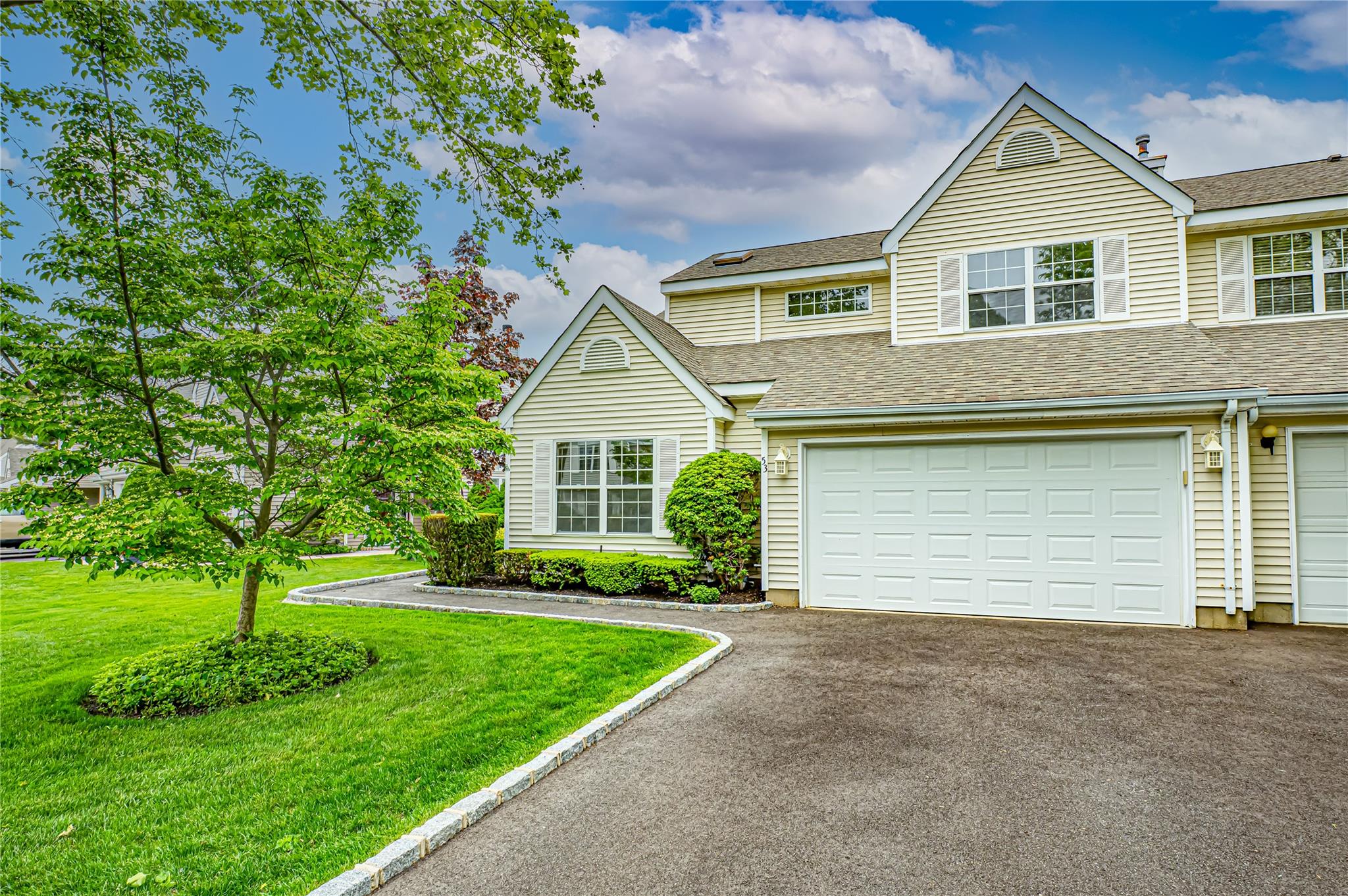 53 Mystic Circle, Bay Shore, New York image 2