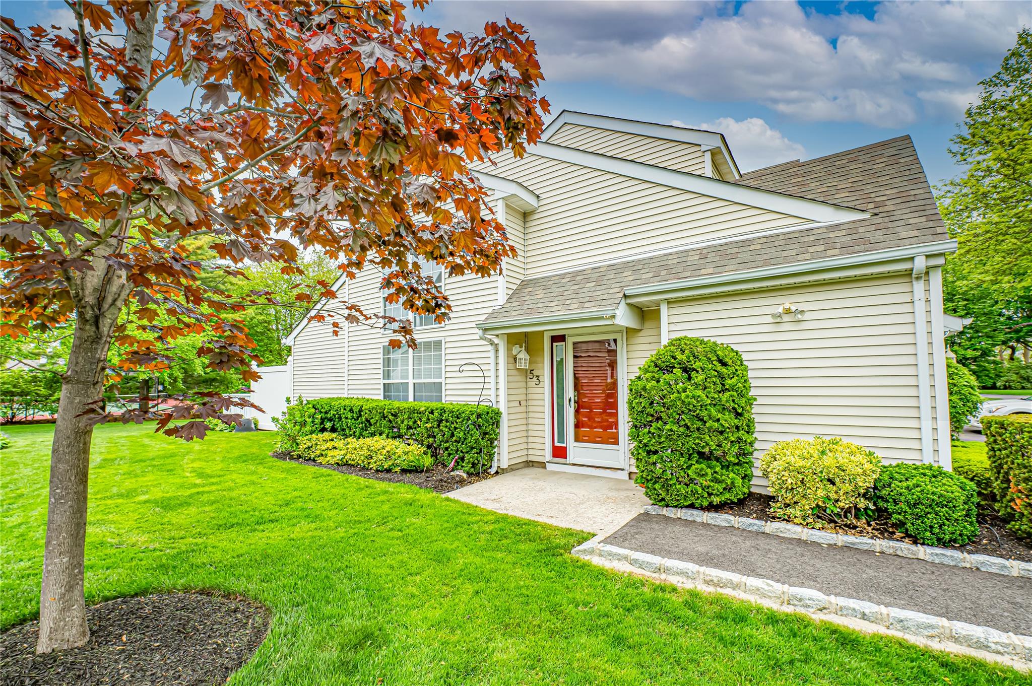 53 Mystic Circle, Bay Shore, New York image 3