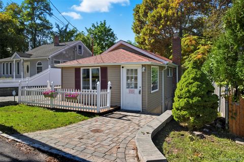 Photo of 28 Waterville Drive, Sound Beach, NY 11789 (MLS # 922828)
