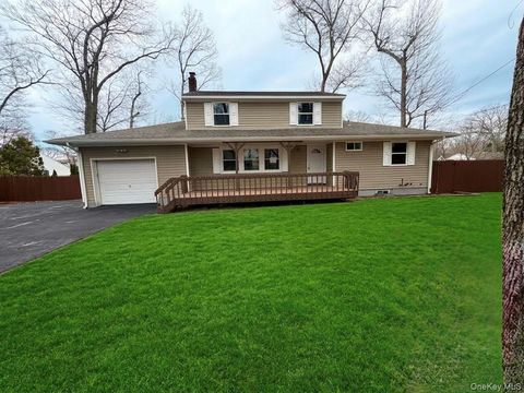 Homes For Sale - 15 Gardiners Road<br/> Sound Beach, NY 11789