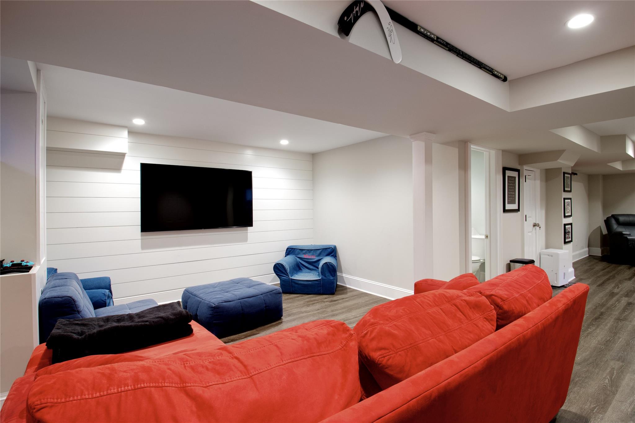 52 Northwoods Road, Manhasset, New York image 31