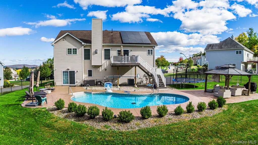 Photo of 5 Deangelis Drive, Monroe, NY 10950 (MLS # 992529)