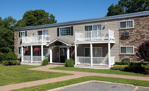 Apartment For Rent - 120 Magaw Place #B17<br/> West Babylon, NY 11704