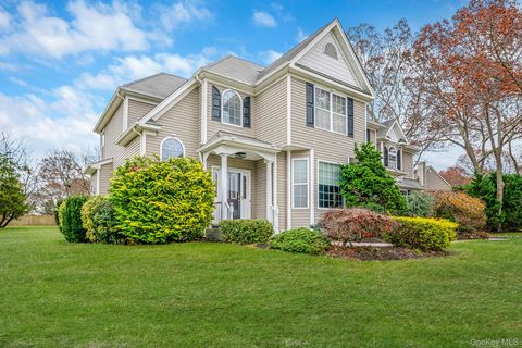 Photo of 9 Paddock Lane, Medford, NY 11763 (MLS # 934634)