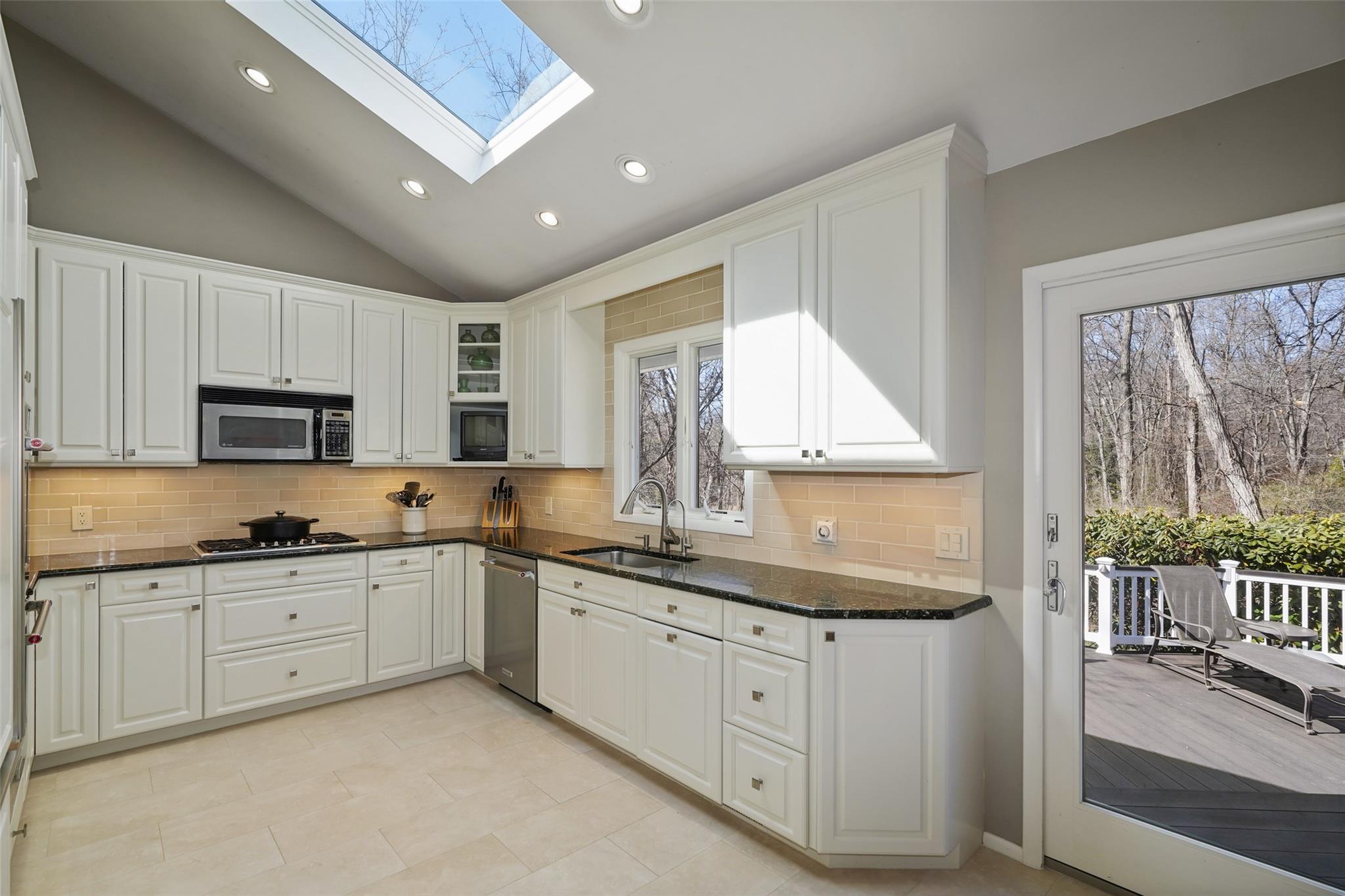 33 Meadowlark Road, Rye Brook, New York image 11
