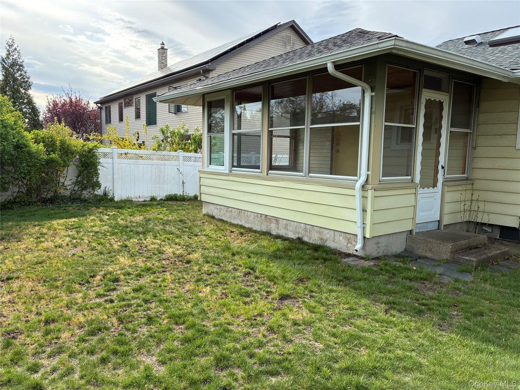 Photo of 1474 Stephen Marc Lane, East Meadow, NY 11554 (MLS # 990069)