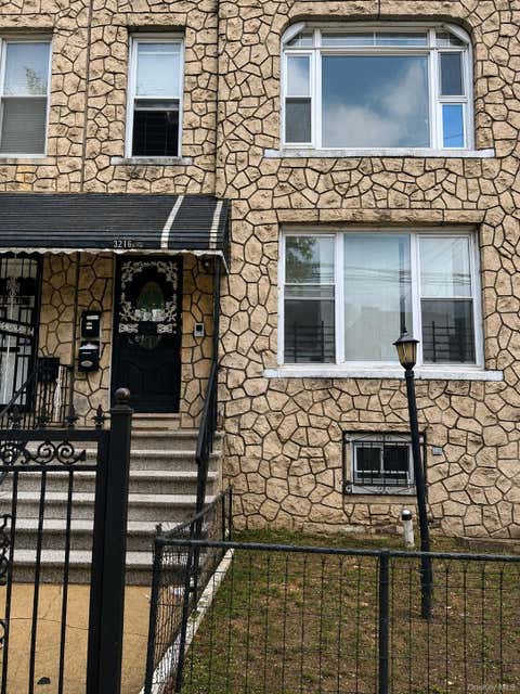 Multifamily For Rent - 3216 Seymour Avenue #2<br/> Bronx, NY 10469