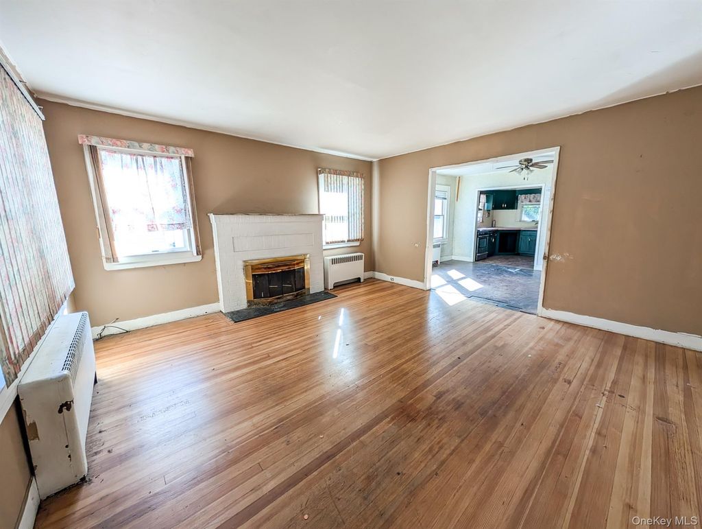 Photo of 909 2nd Street N, East Northport, NY 11731 (MLS # 927179)